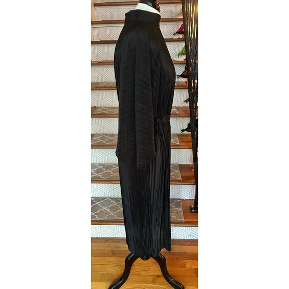 Luxe Pleated Satin Finish – Black Elegant Mock Neck Women’s, Size 10 - Picture 5 of 8